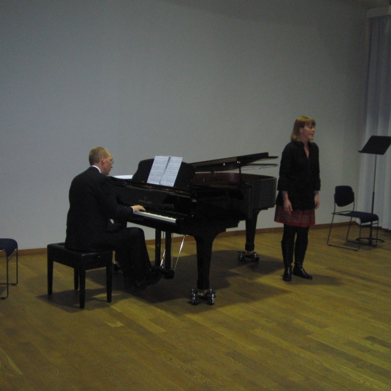 Daníel lék einnig undir hjá Höllu Jóhannesdóttur sem söng