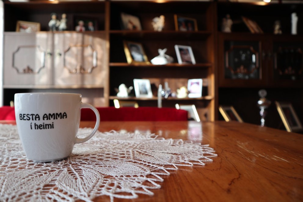 iLo gefur út lagið Home