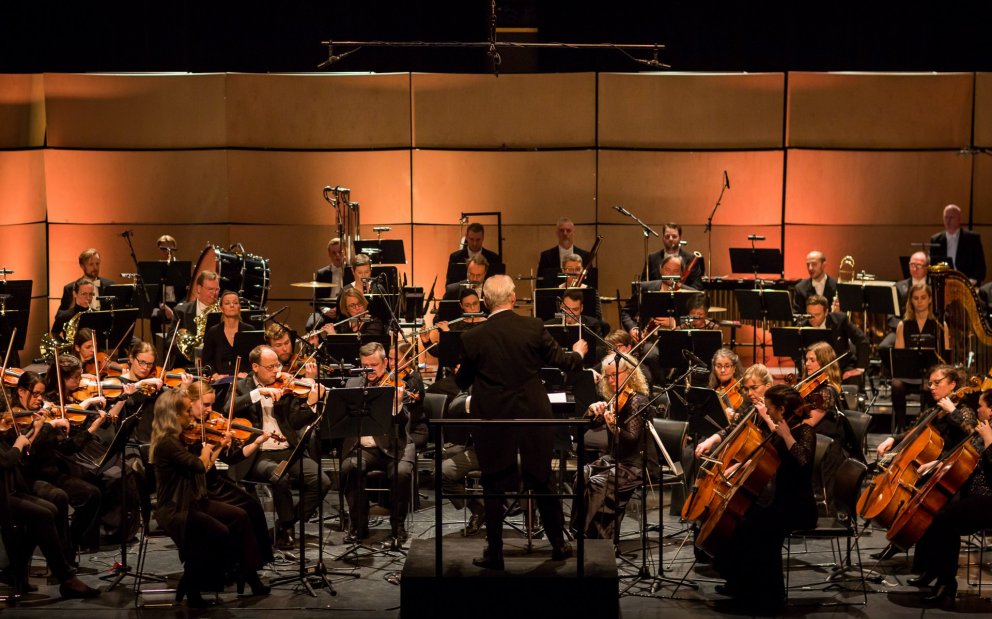 SN býður til veislu