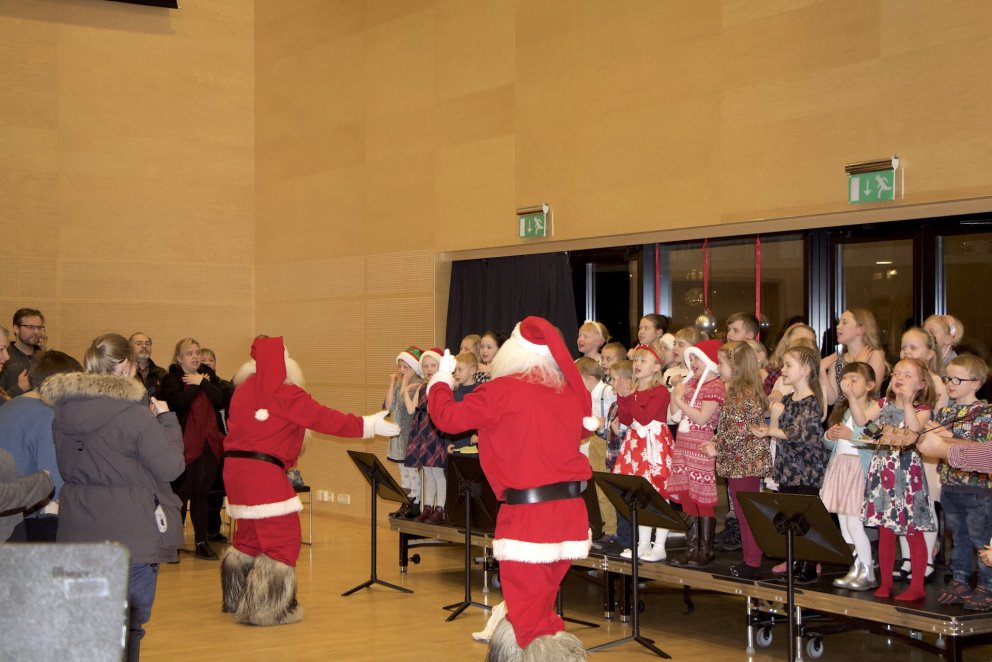 Forskólinn og Hringekja syngja jólin inn