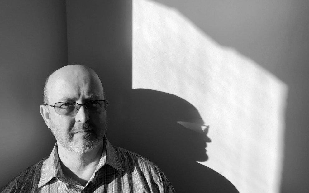 MICHAEL Á TÓLF TÓNA KORTÉRI