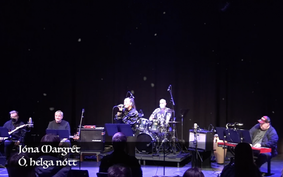 Jóna Margrét flytur Ó helga nótt