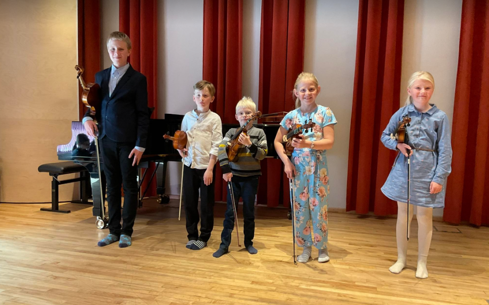 Suzukivíólur heimsóttu Garðabæ