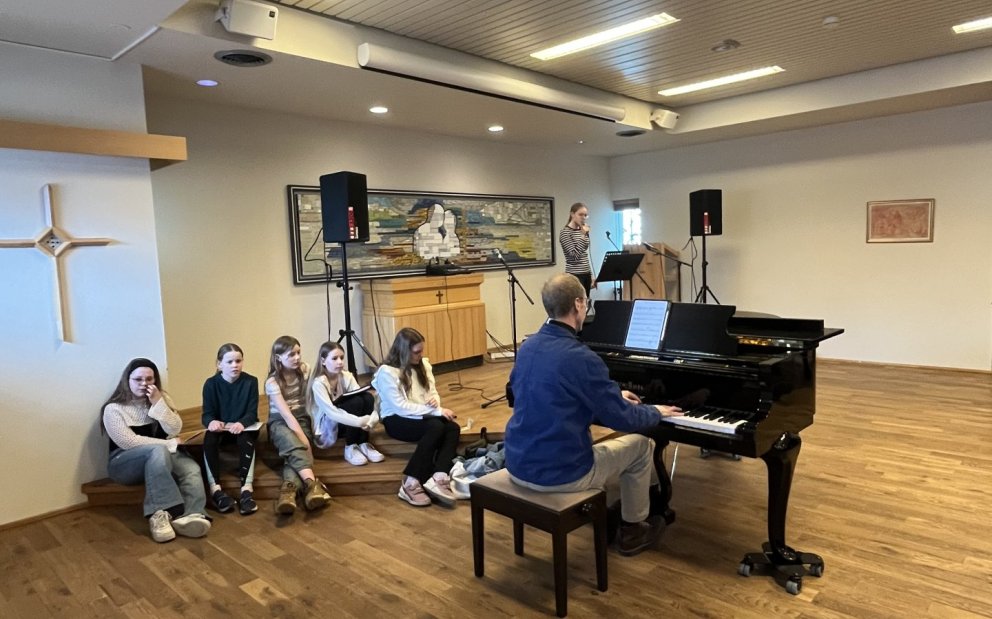 TÓNAHLÍÐ AÐ VORI